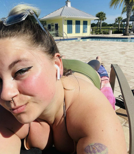 Olive Mass Beauty hd actress images