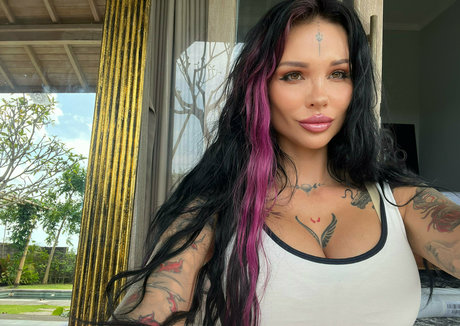 Sunny kerss model exclusive picture