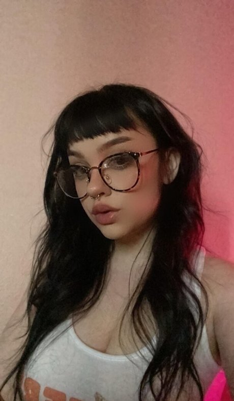 uraigf naked actress img