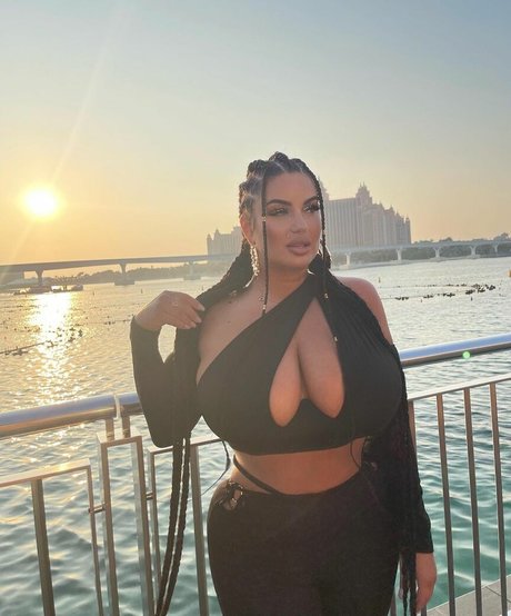 Mila Kokoscha art pornstar pics