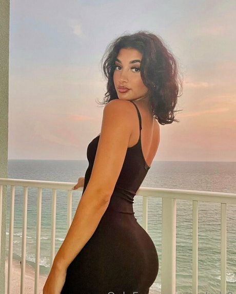 Rachel Robertson model nice galleries