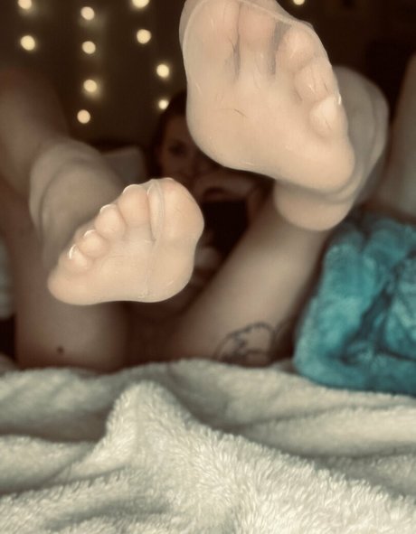 Kiki Kitsune model pretty galleries