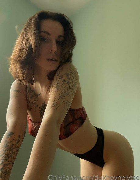 dukhovnelytse sexy model pic