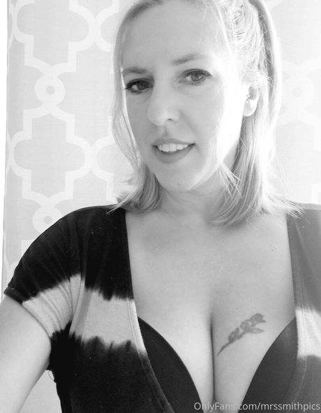 mrssmithpics sex model photo