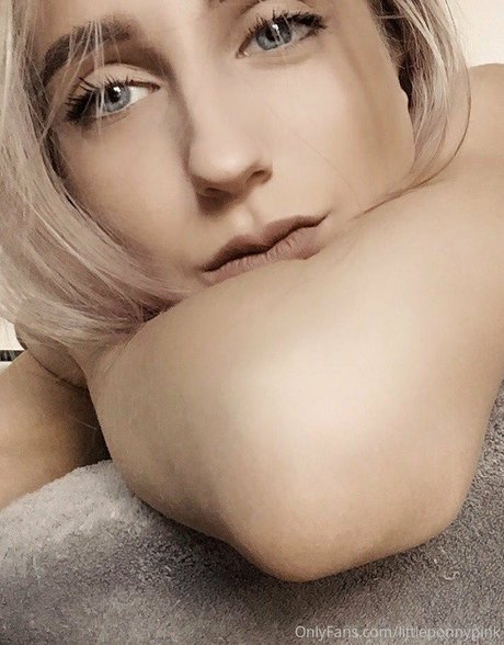 littleponnypink hot actress galleries