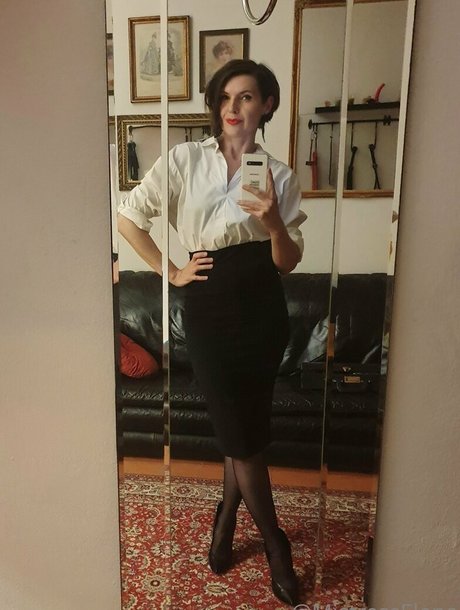 mistresselena pornstar sexy pic