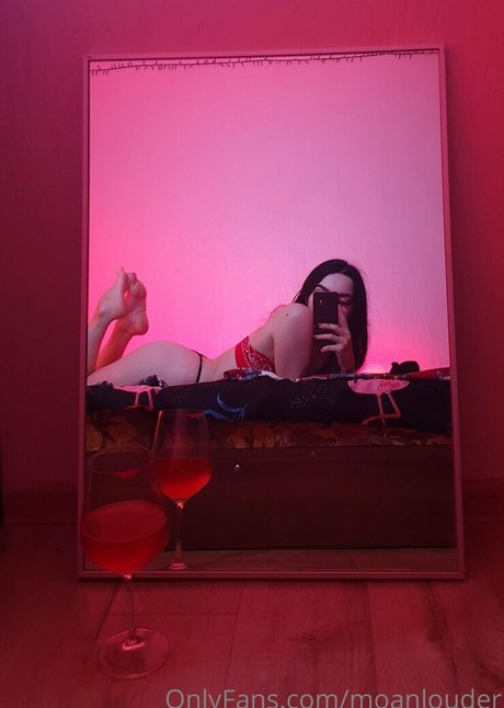 moanlouder exclusive model galleries