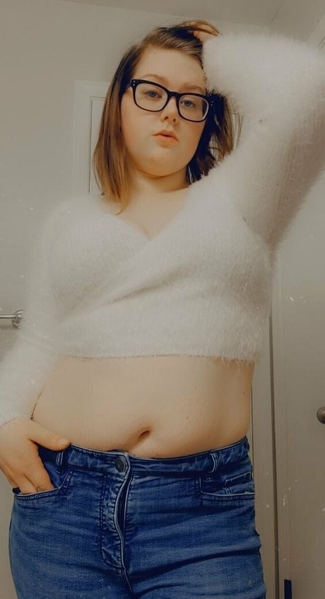 elizabethlily19 model picture