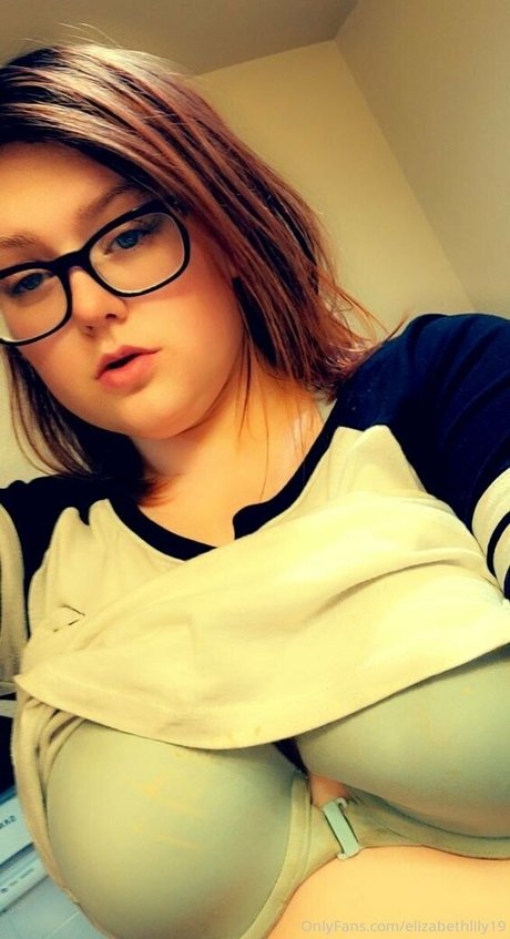 elizabethlily19 model xxx photos