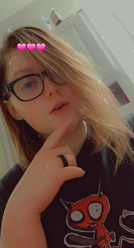 elizabethlily19 high quality model photo