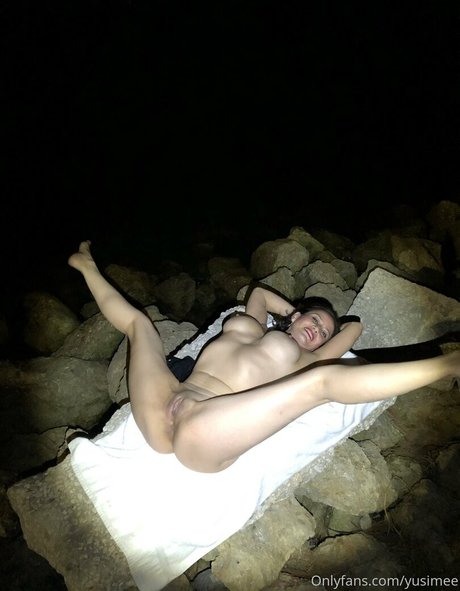 yusimee hot actress galleries