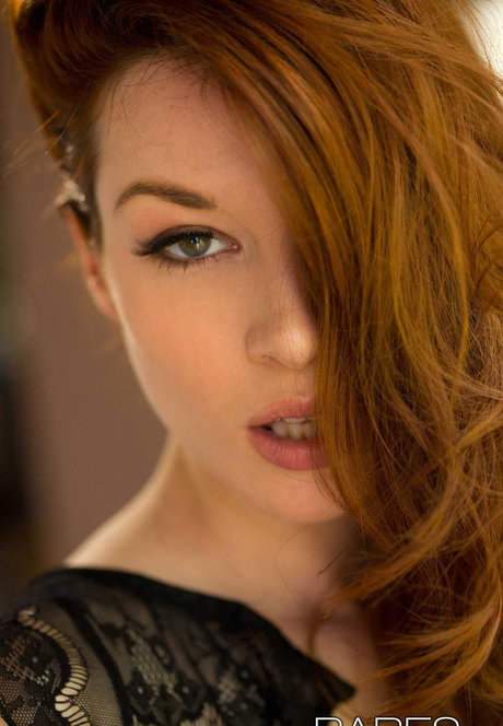 Jessica Stoyadinovich hot star pics