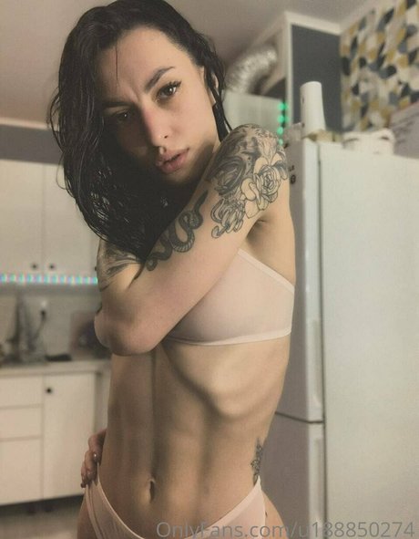 mikki likki model beautiful picture