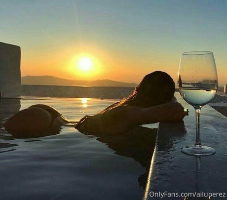 ailuperez high quality model image