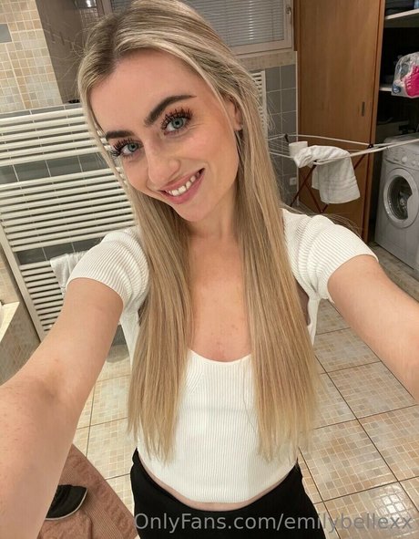 Emily Bellexx pornographic actress galleries