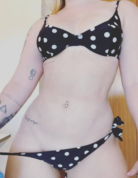 Karen Marandola hot model photo