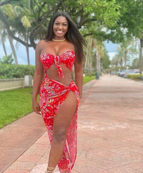 Babeth Lando hd pornstar photos