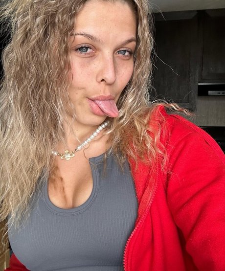 Corey Maison star pornographic pic