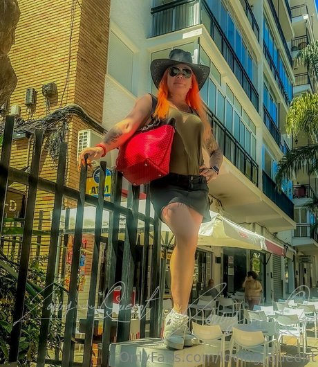 loving queent star porn photo