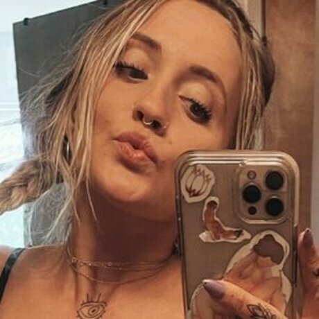 Sisusistaa model exclusive pic