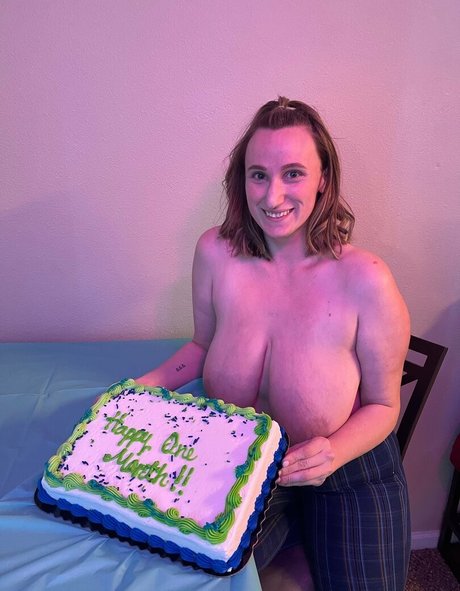 momoffduty hd actress picture