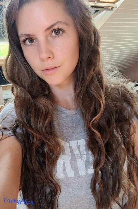 Trickyalice6 pornstar exclusive images