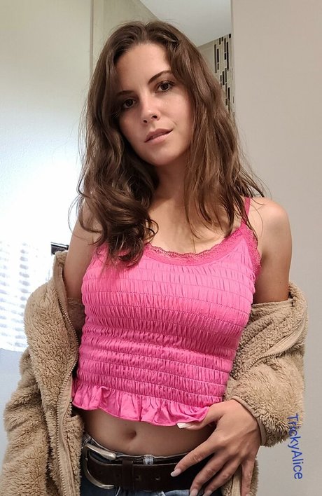 Trickyalice6 sexy model image