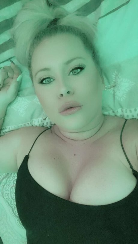 nikolekanexo naked star pic