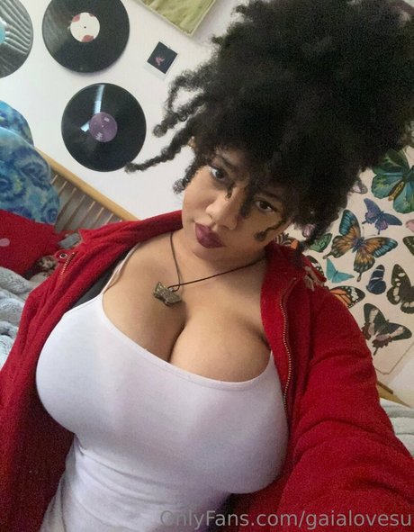 blonde bikini onlyfans top pic