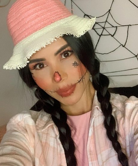 Ana Henao star nude gallery