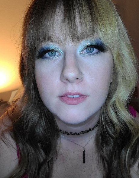 dominosweets pretty actress galleries