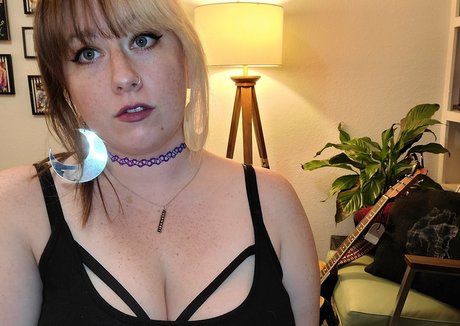 dominosweets adult star photos