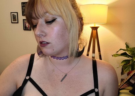 dominosweets pornographic star img