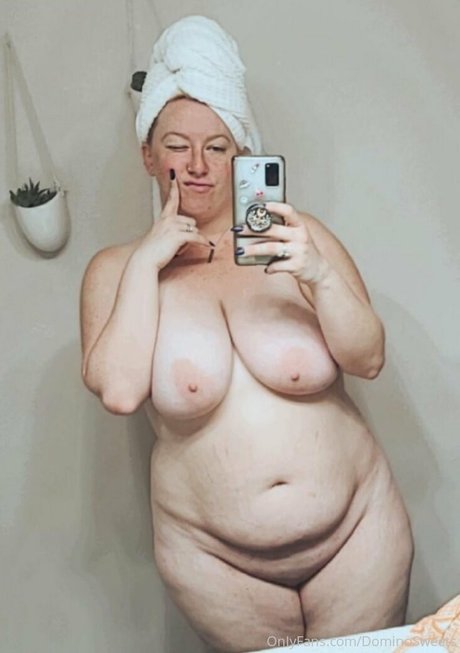 dominosweets pornstar top images