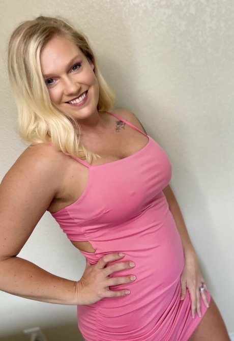 sadieandrews xxx model pics