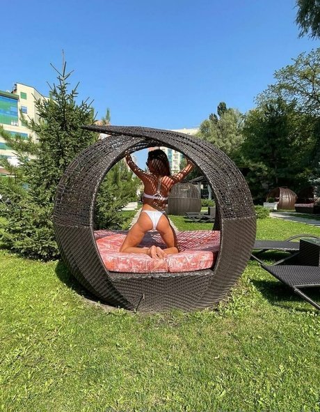 hot and wild model sex pic