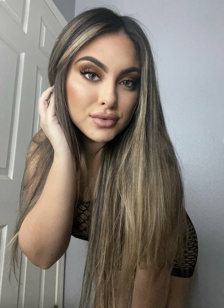 lovelinny porn star photos