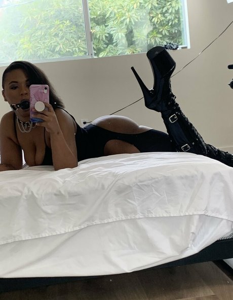 averyjane pornstar beautiful img