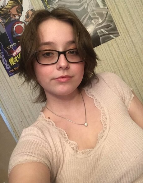 Liv Lovelace star galleries