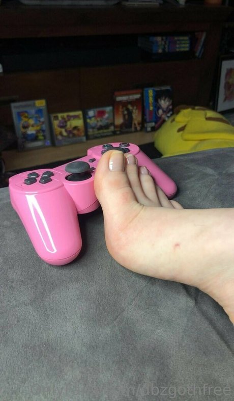 dbzgothfree erotic model photos