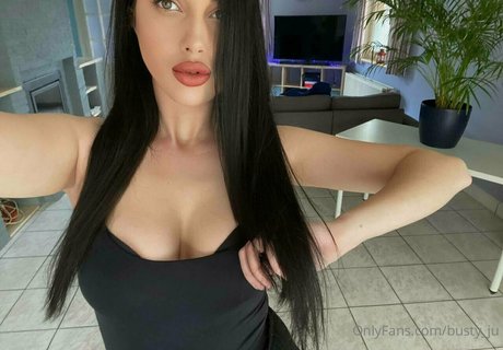 busty ju nice star pic