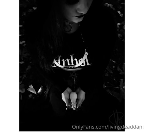 livingdeaddani model beautiful galleries