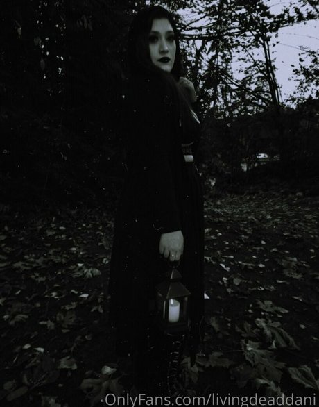 livingdeaddani pornographic model pictures