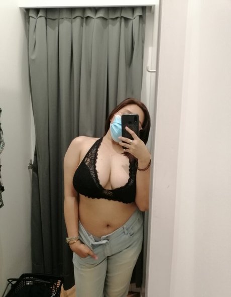 Lady Akiko star high quality pics