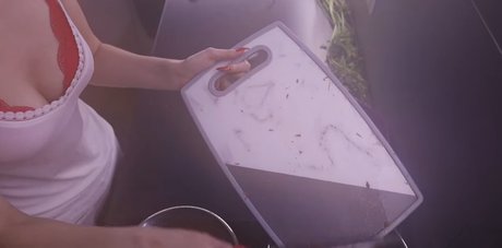 LittleBee top pornstar photo