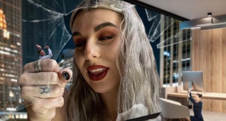 tastytaurustoes naked pornstar img