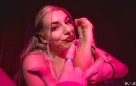 tastytaurustoes hd actress img