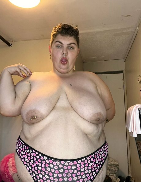 fatstonerbaby nice actress pic