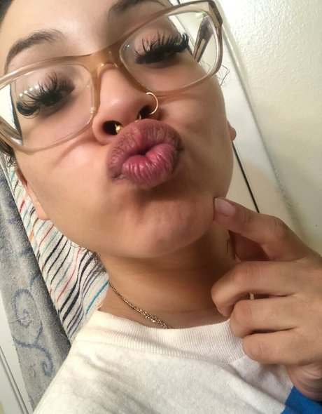 Bobbi dean hot star image