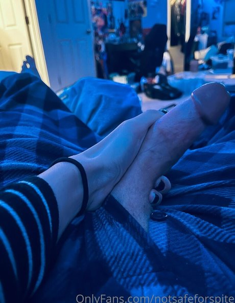 notsafeforspite porn actress pics